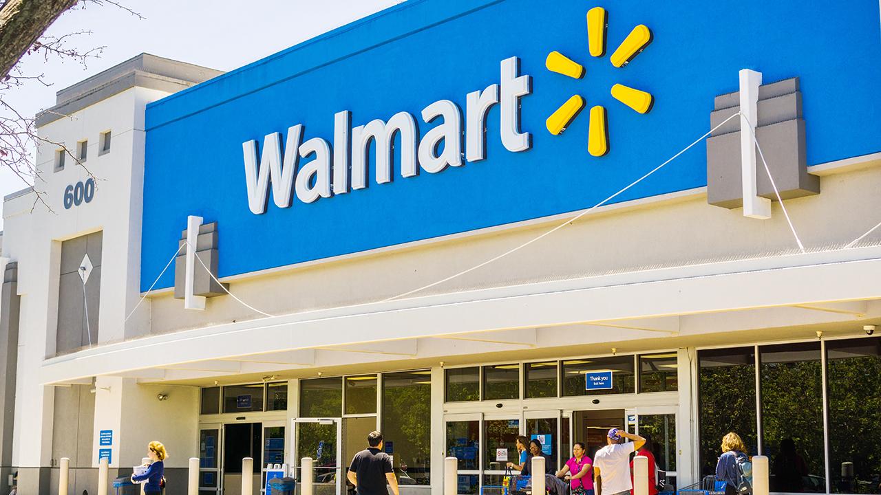 Walmart declares free Thanksgiving supper for everybody