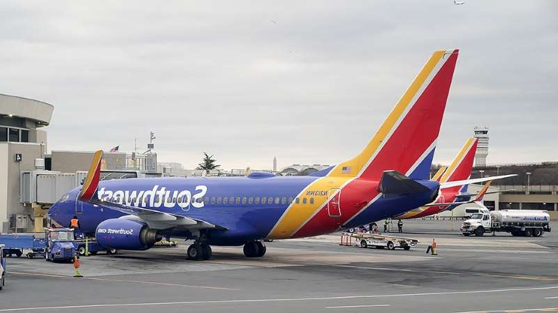 Southwest Airlines says it won’t leave of absence laborers after Trump signed relief bill