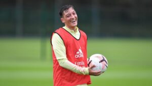 Mesut Ozil affirms Fenerbahce move from Arsenal, says he is qualified to play